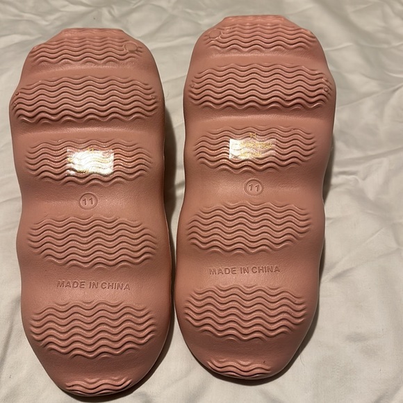 H2K Fiona Slip On Sandal size 11 - Picture 9 of 9